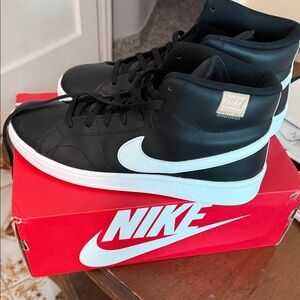 Nike Men's Black and White High-Top Sneakers